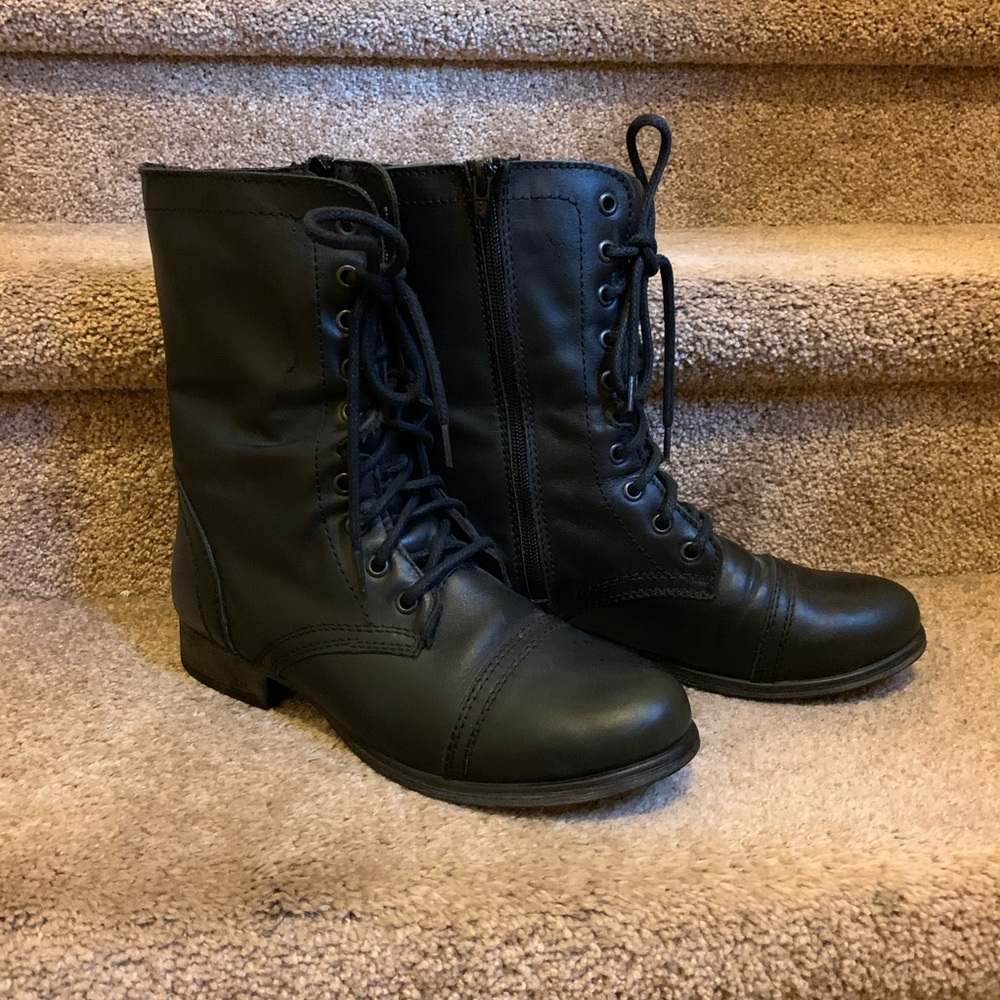 Combat boots